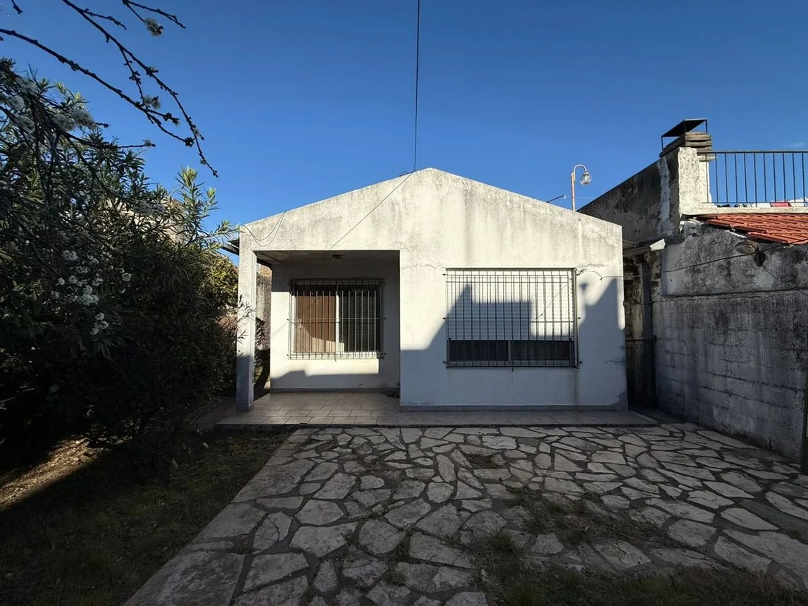 PH de 3 ambientes en venta en Bernal Oeste, Avenida Avellaneda 1000