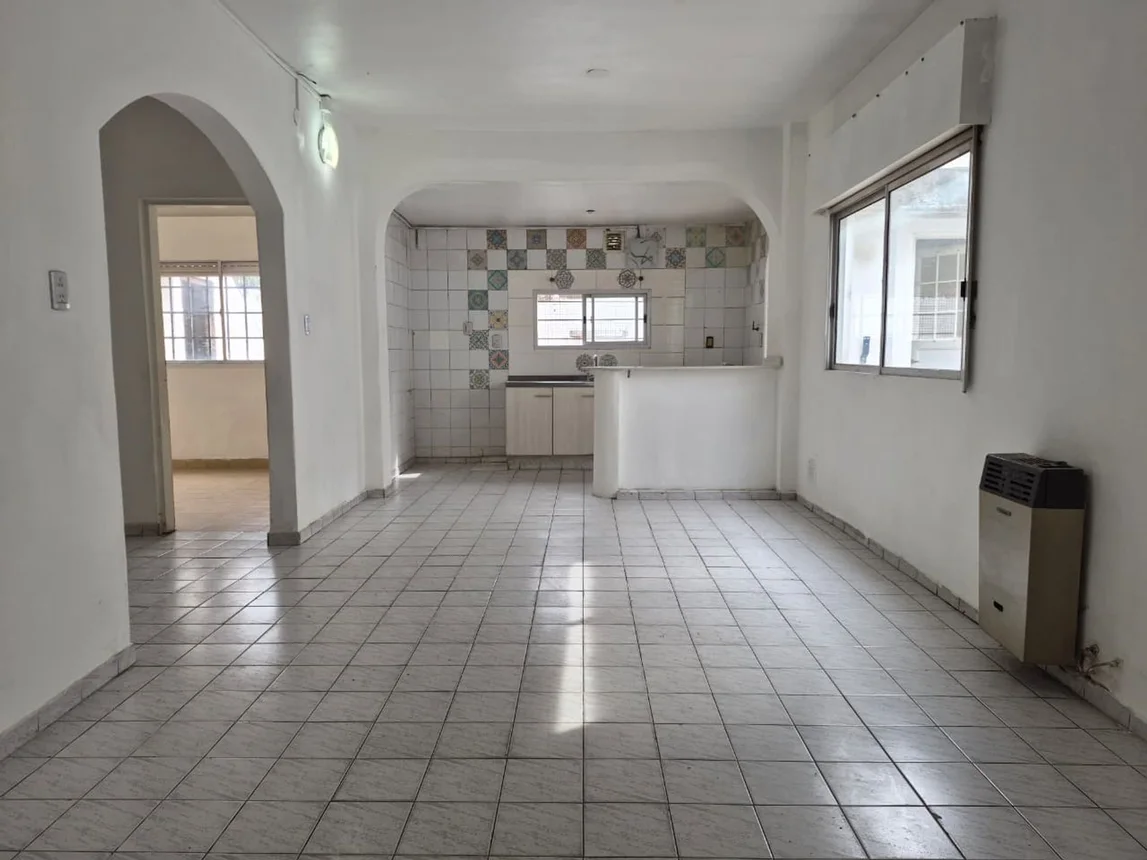 Casa de 3 ambientes en venta en Castelar, Doctor José María Gutiérrez 500, foto 2