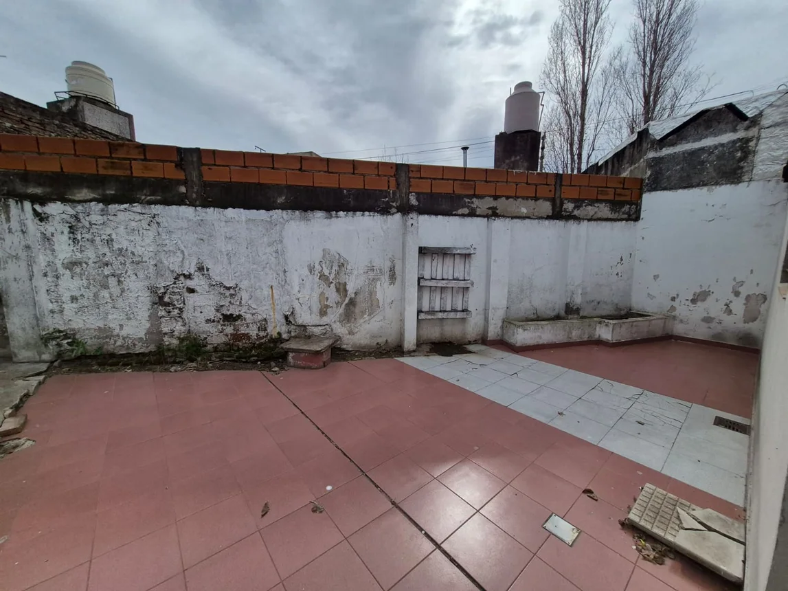 Casa de 3 ambientes en venta en Castelar, Doctor José María Gutiérrez 500
