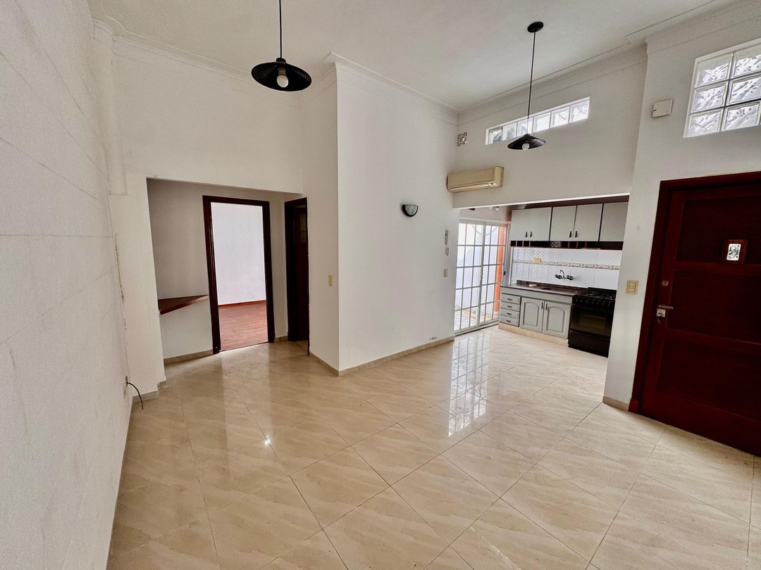 VENTA DEPTO 2 AMBIENTES EN ALMAGRO PB CON PATIO