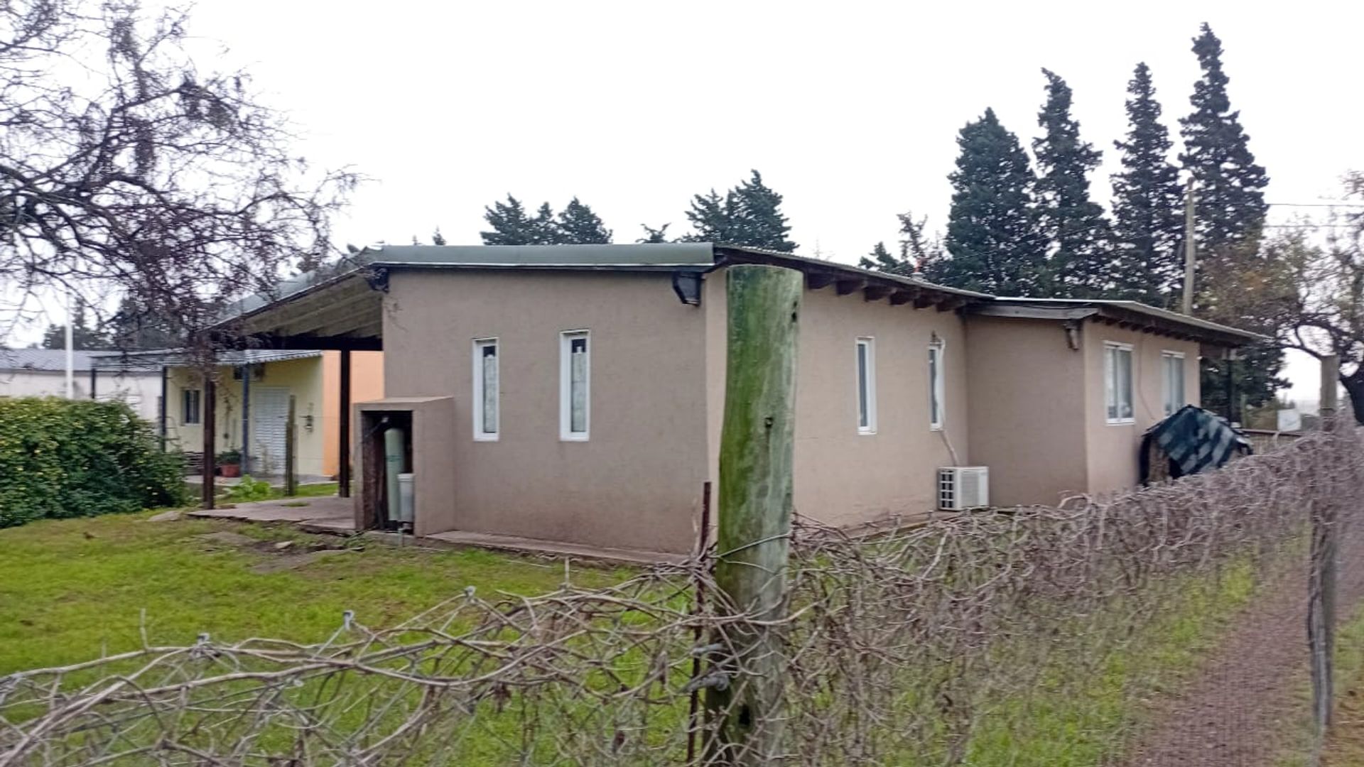 Foto 2 — Casa 2 dormitorios y gran terreno, Oro Verde
