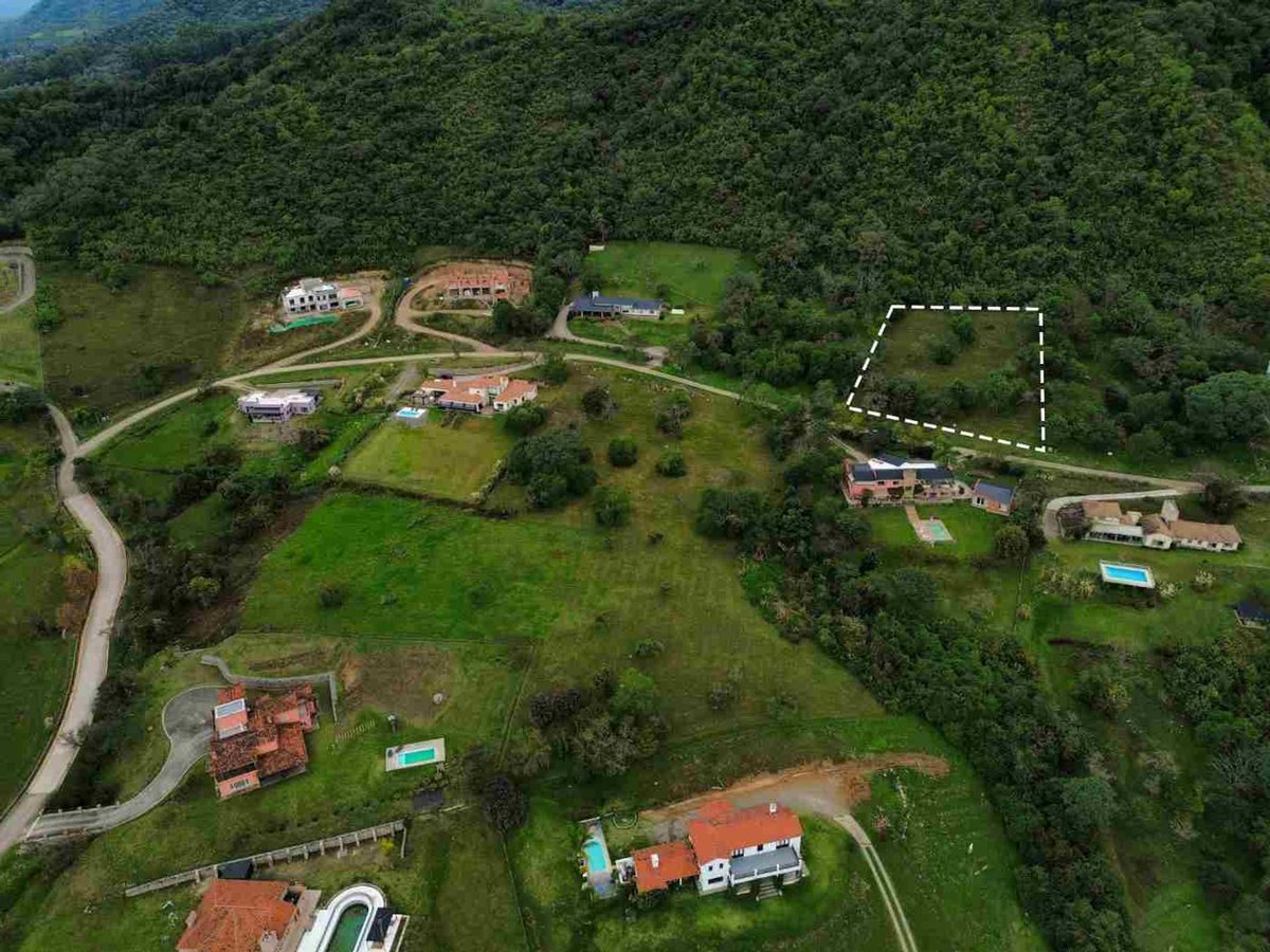 TERRENO EN VENTA EN LA HOYADA CASTELLANO 3640 M2 - foto 3