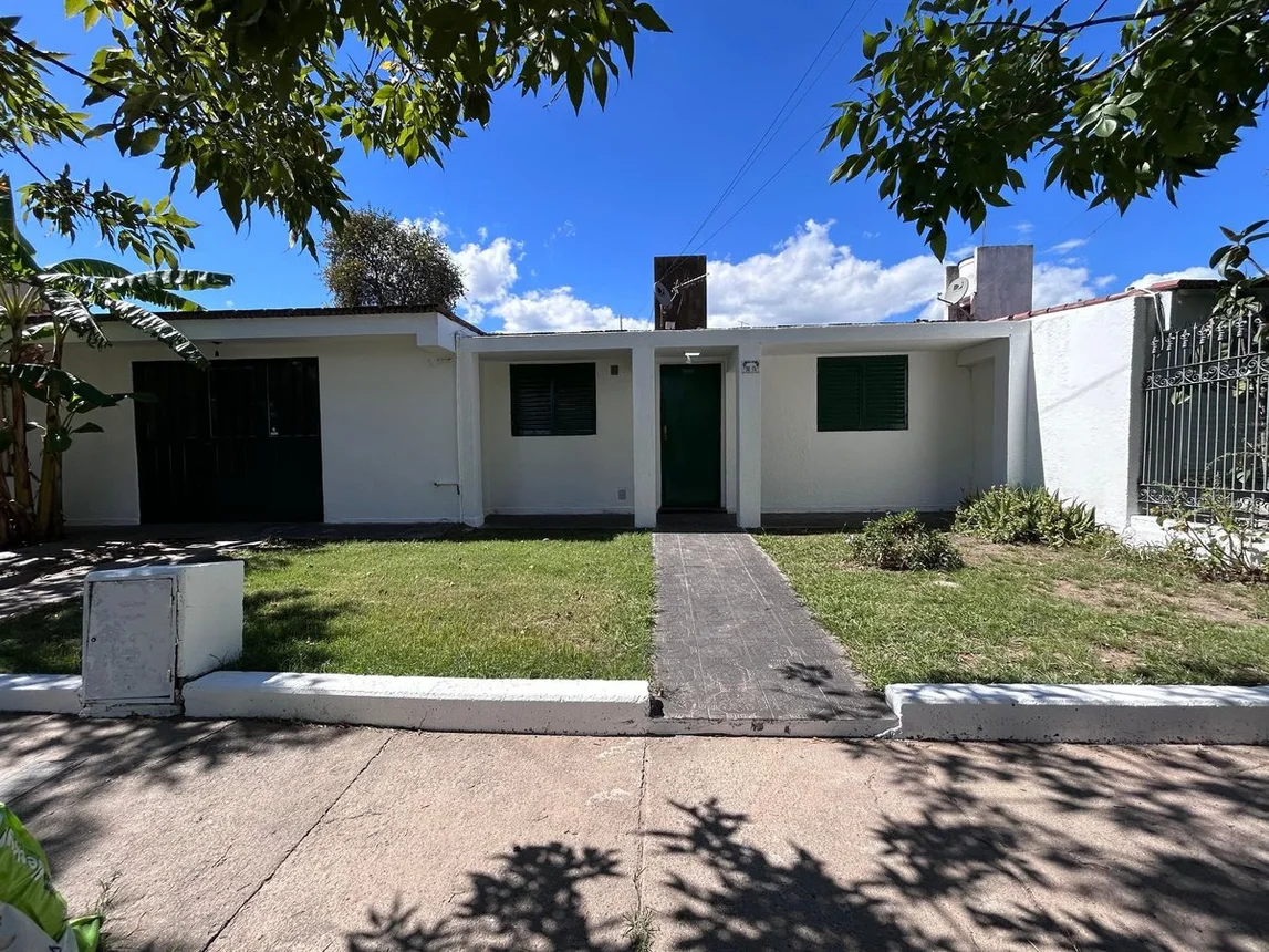 Casa de 4 ambientes en alquiler en Córdoba, Labarden 8700