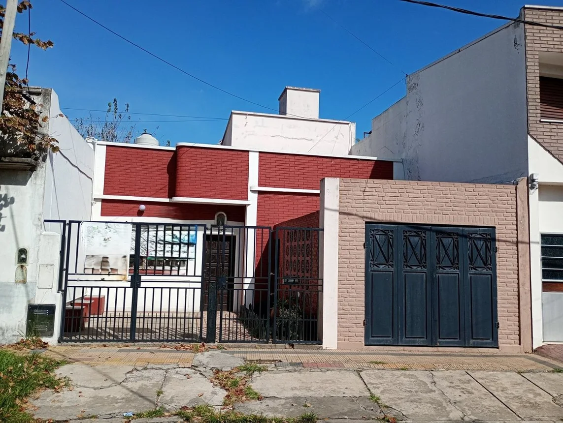 Casa en venta en Lanús Oeste, foto 2