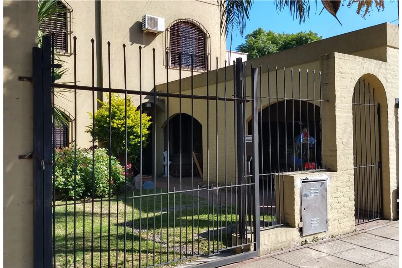 Casa de 4 ambientes en venta en San Antonio de Padua, Araoz 100, foto 2