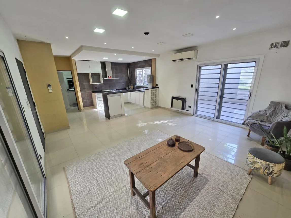 Casa de 4 ambientes en venta en Villa Tesei, Vicente Camargo 3400, foto 4
