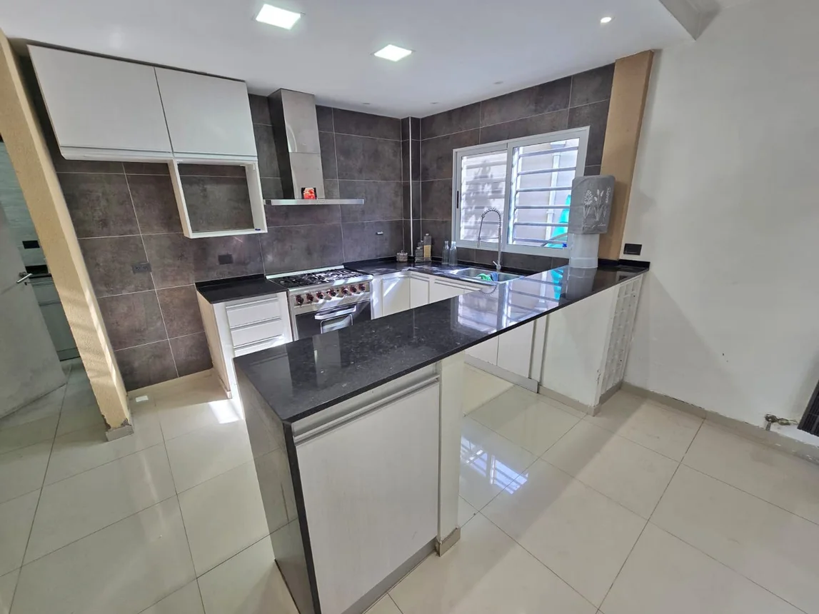 Casa de 4 ambientes en venta en Villa Tesei, Vicente Camargo 3400, foto 3