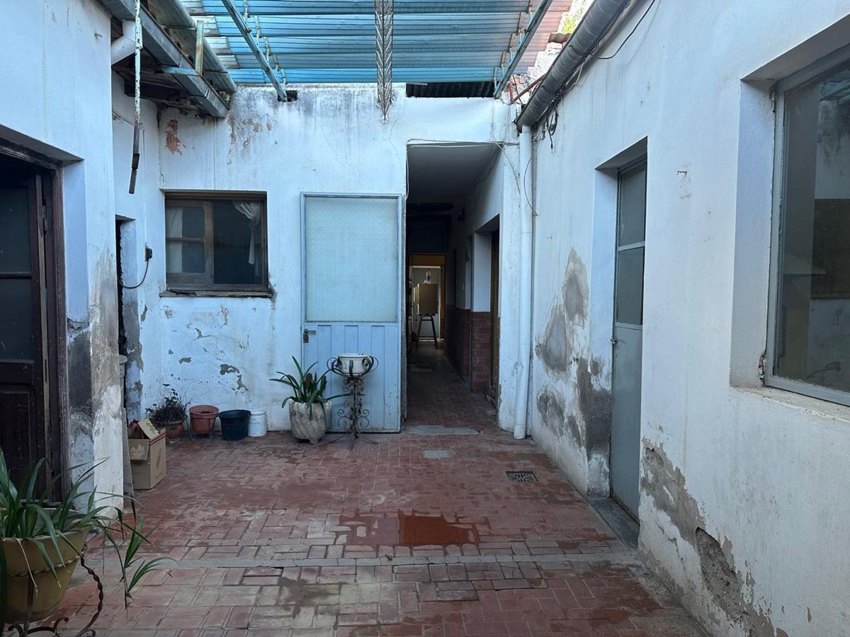 CASA VENTA A REFACCIONAR + DPTO EN MACROCENTRO - foto 5