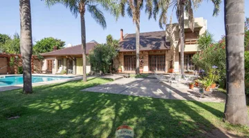 CASA VENTA 5 DORM.DEPTO.PILETA B°PARQUE HORIZONTE