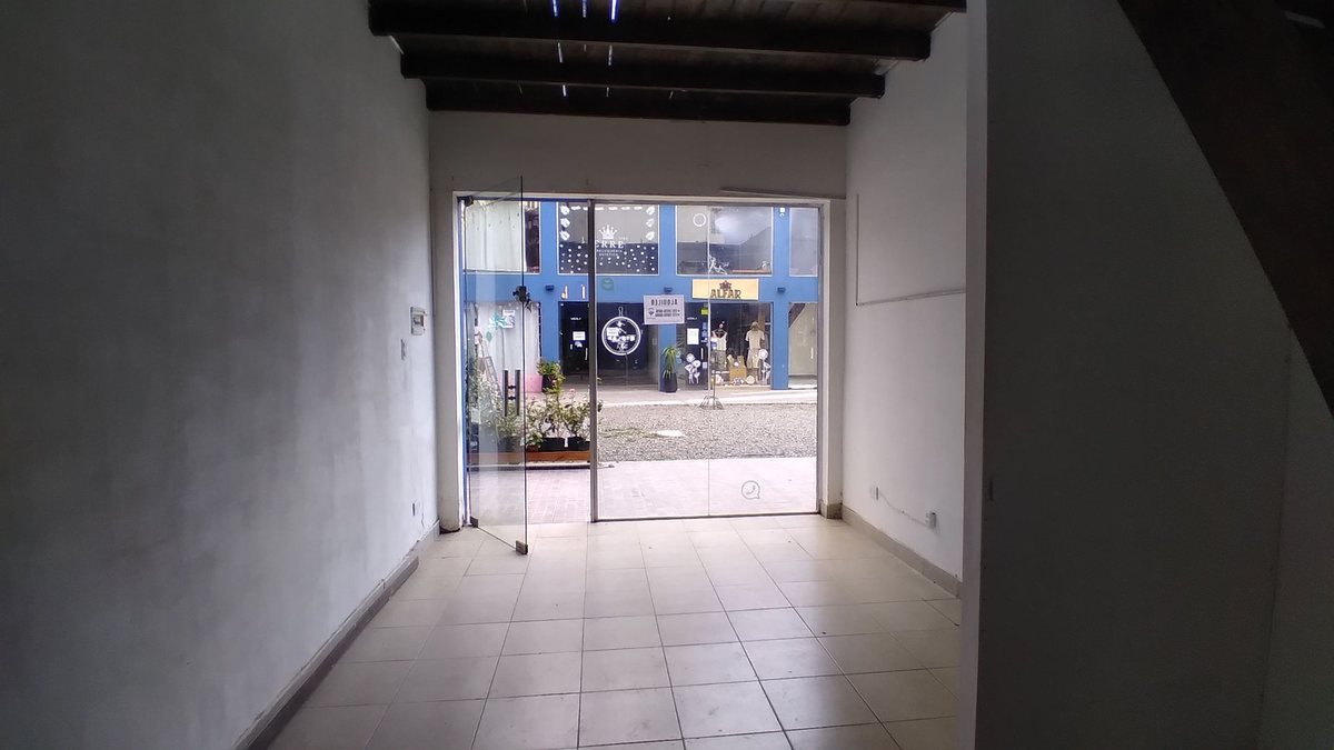 Foto 4 — Local en alquiler en Moreno