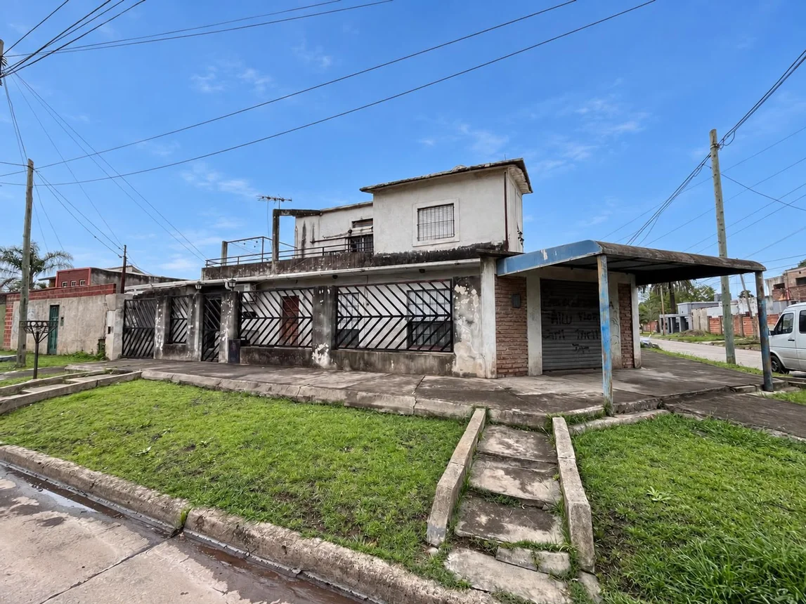 Casa de 4 ambientes en venta en Rafael Calzada, Juan Bautista Azopardo 3400, foto 2