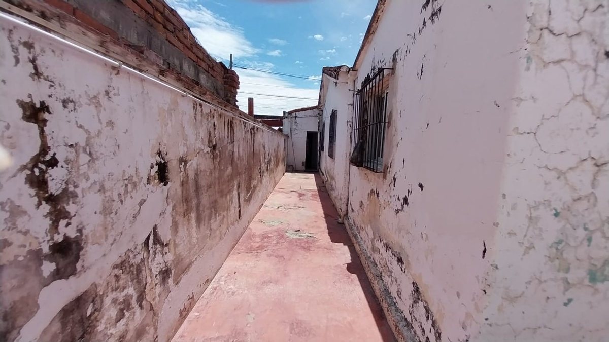 CASA 3 DORM VENTA B° FERROVIARIO A RECICLAR - foto 12
