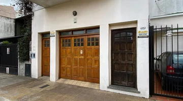 VENTA PH 2 AMBIENTES GRANDE CON PATIO Y TERRAZA 1*
