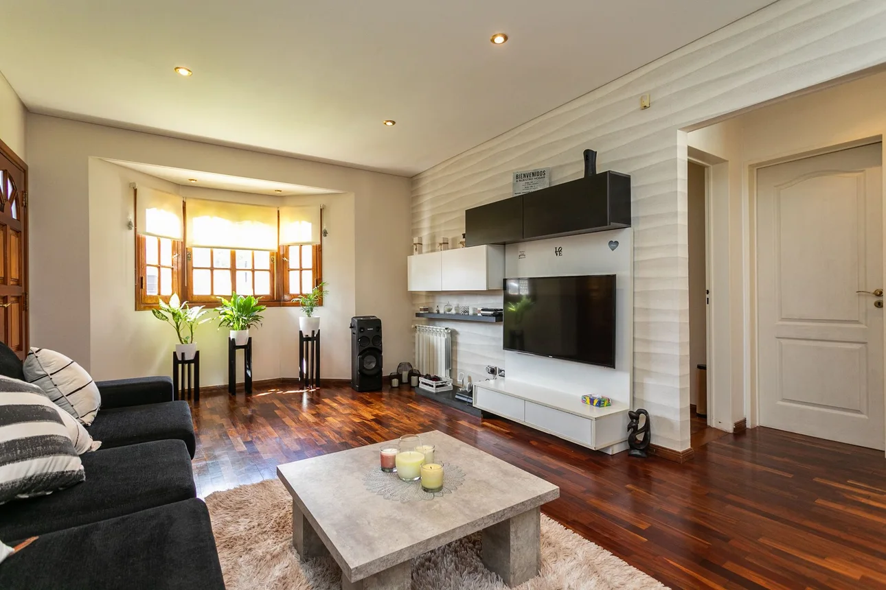 Venta casa 5 ambientes hurlingham parque y pileta, foto 4