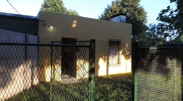 Casa pequeña  en Alquiler  con espacio verde