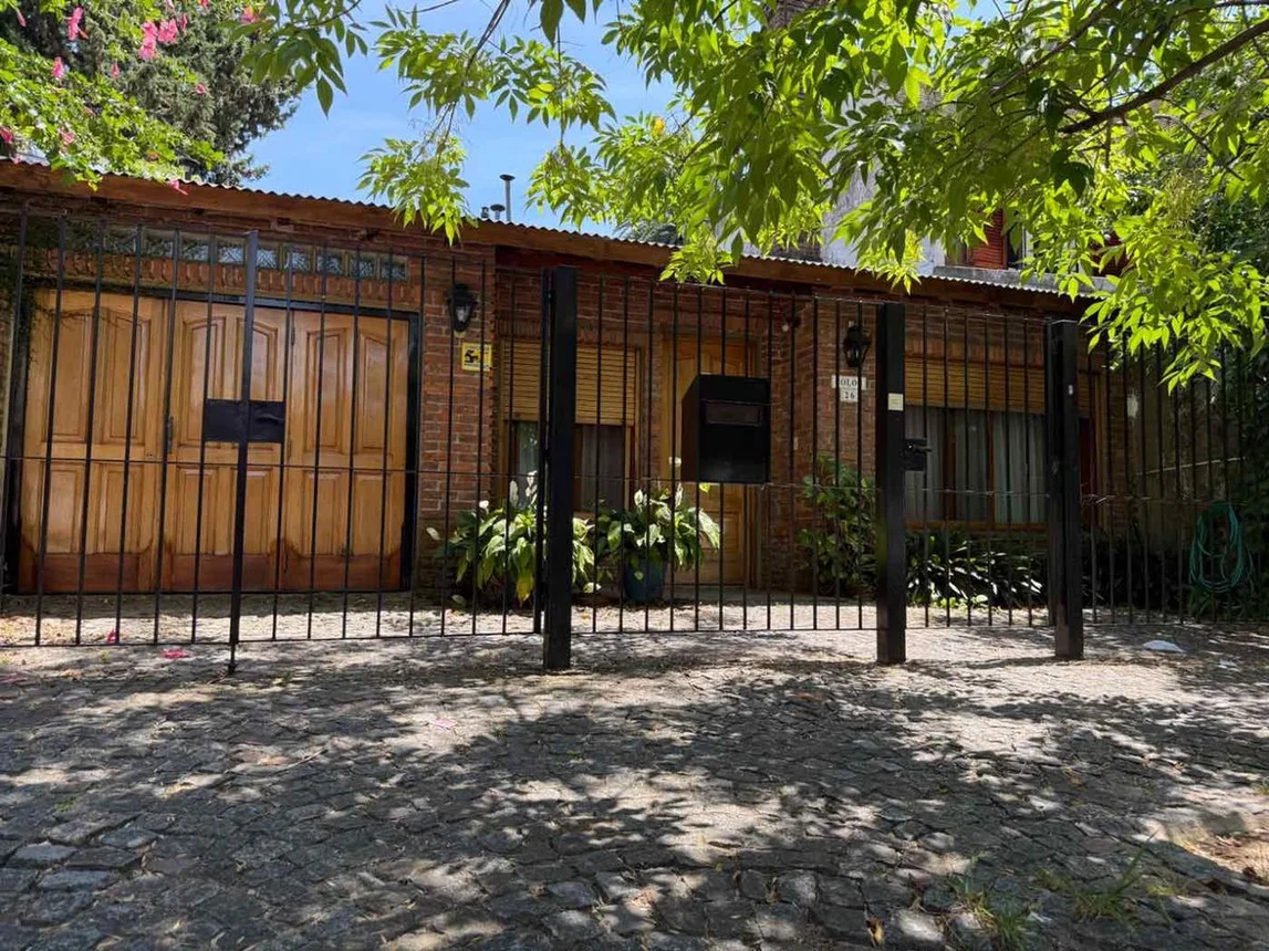 Casa de 4 ambientes en venta en Martínez, Colón 0