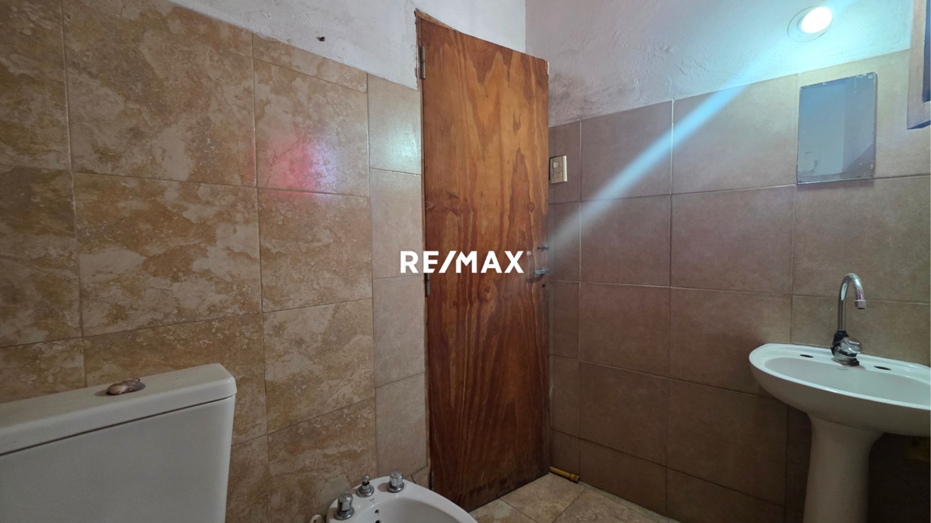 CASA VENTA O PERMUTA AV DELGADILLO ZONA ESTE - foto 10
