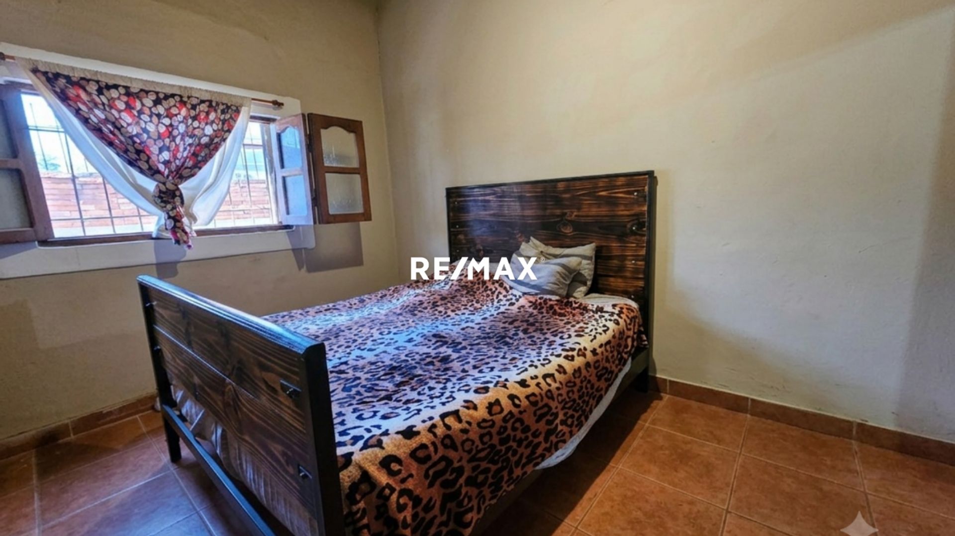 CASA VENTA O PERMUTA AV DELGADILLO ZONA ESTE - foto 8