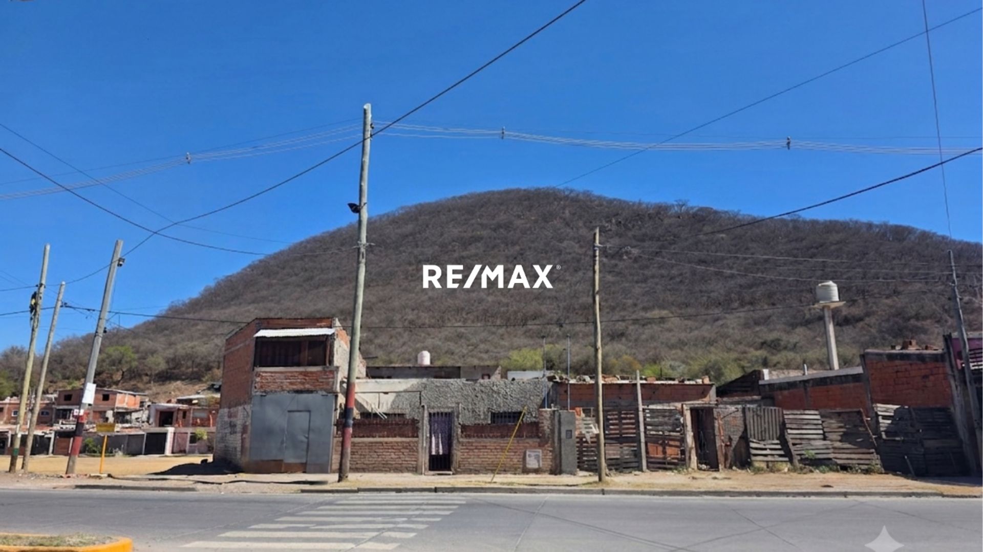 CASA VENTA O PERMUTA AV DELGADILLO ZONA ESTE - foto 18