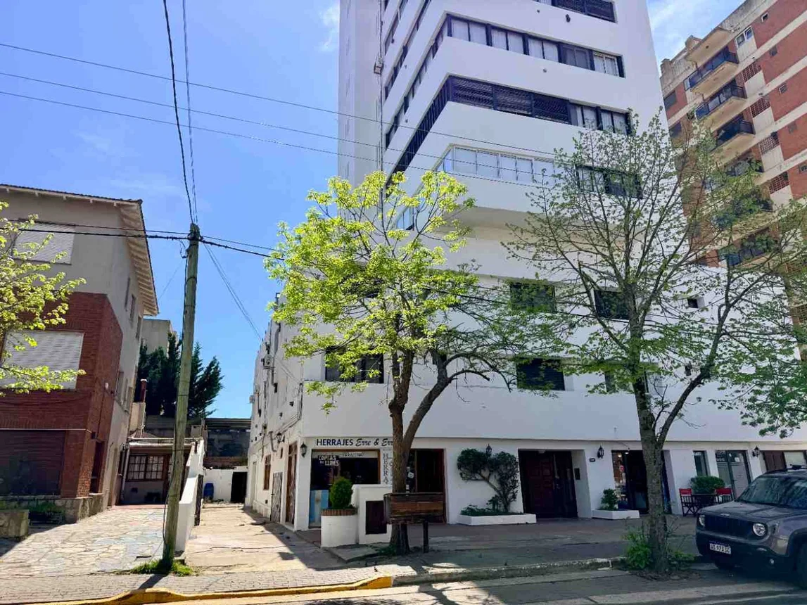 Departamento de 3 ambientes en venta en Pinamar, Avenida Constitución 500, foto 2