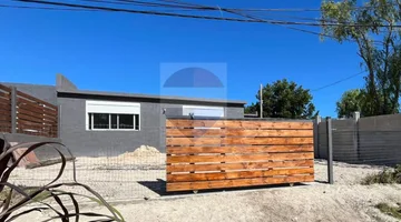 VENTA CASA 3 DORMITORIOS PROXIMO A CAR ONE