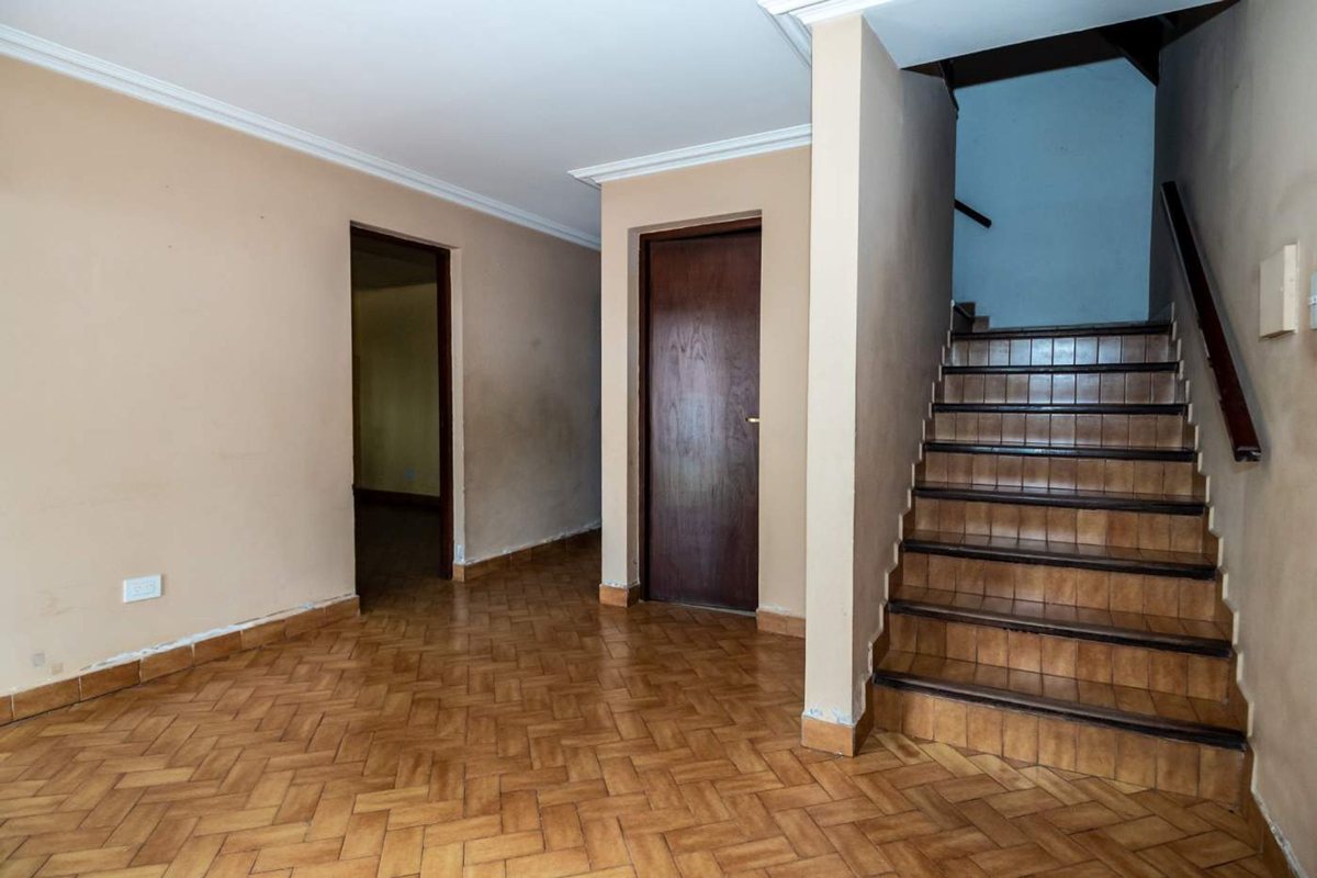 CASA ALQUILER COMERCIAL AV REYES CATOLICOS - foto 3
