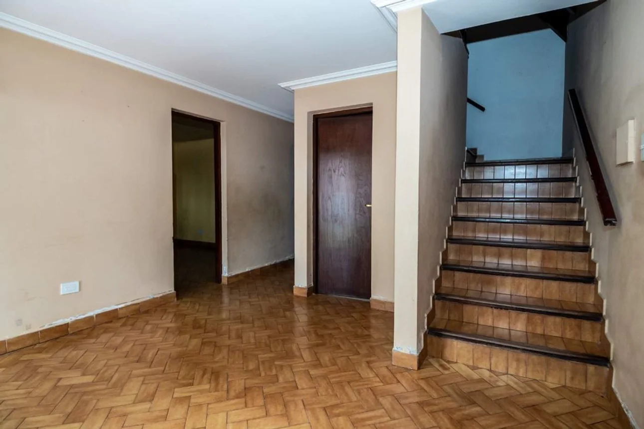 Casa de 6 ambientes en alquiler en Salta, Tres Cerritos. Av. Reyes Católicos 1700, foto 3