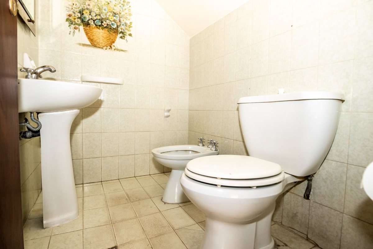 CASA ALQUILER COMERCIAL AV REYES CATOLICOS - foto 4