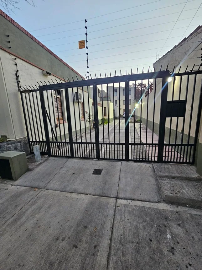 Departamento de 4 ambientes en venta en Godoy Cruz, Roque Sáenz Peña 1000