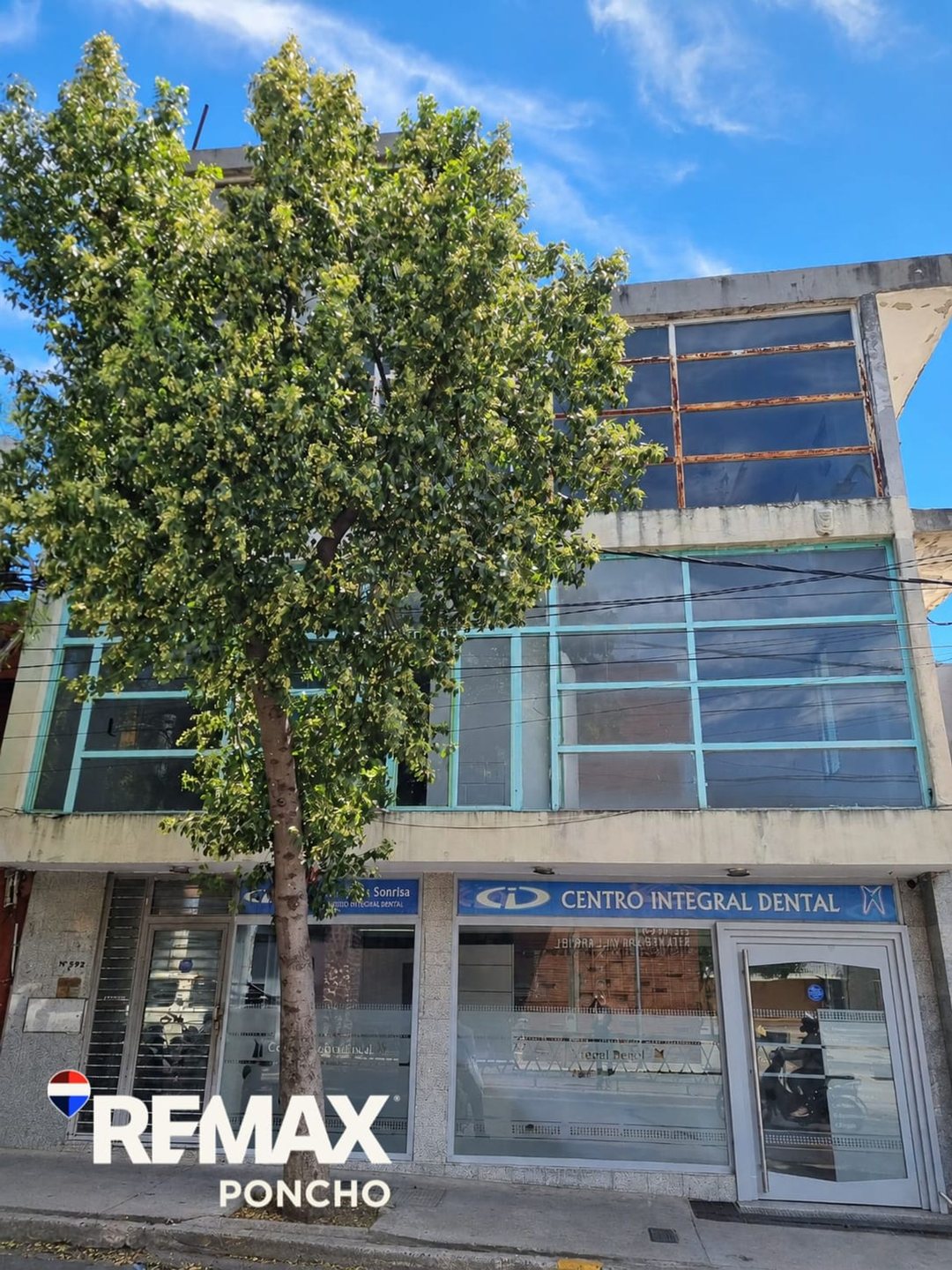 SE ALQUILA LOCAL COMERCIAL EN CASCO CENTRICO