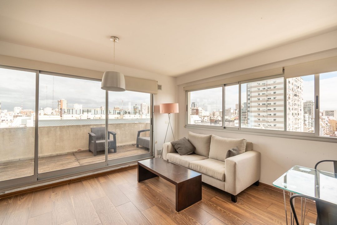 EN VENTA BARRIO NORTE RECOLETA PISO 11 CON BALCÓN