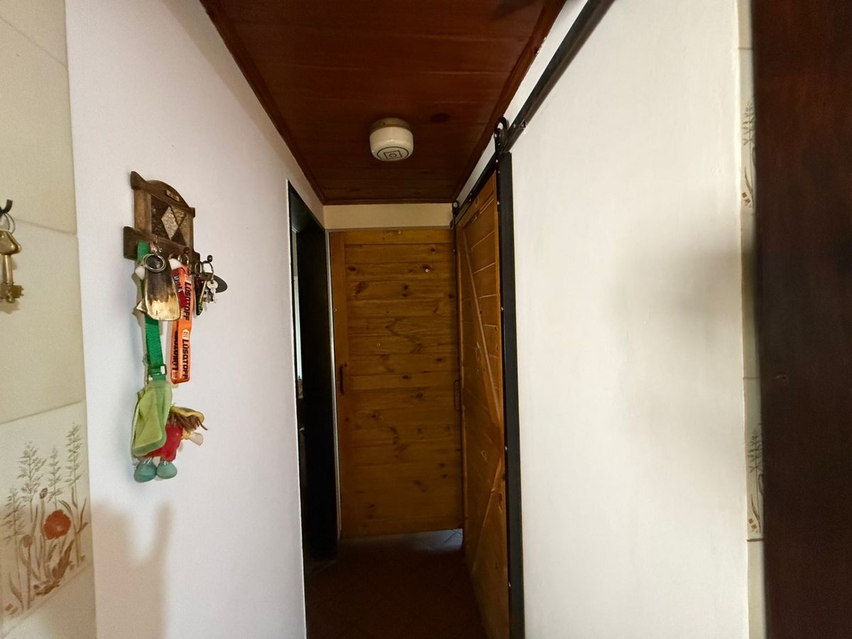 Foto 8 — CASA 5 AMB, CON  PARQUE Y COCHERA ATO CREDITO