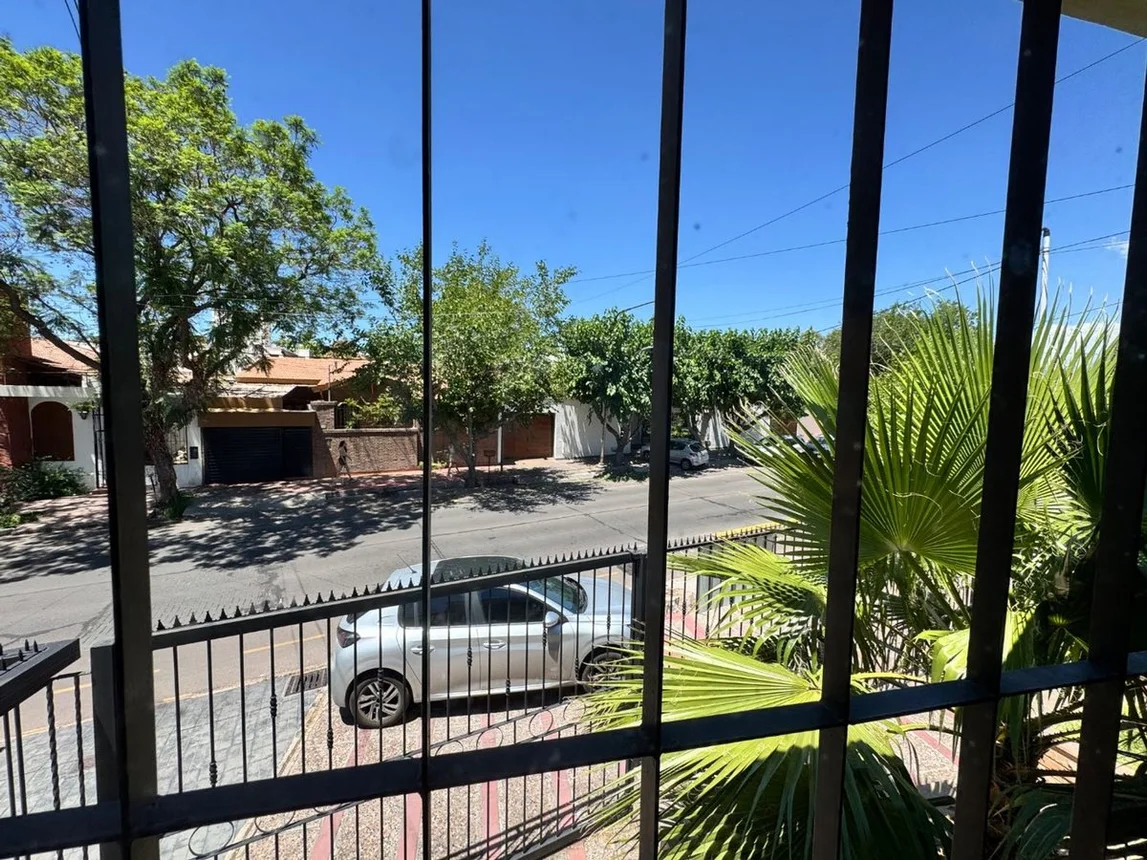 Casa en venta en Guaymallén, foto 2