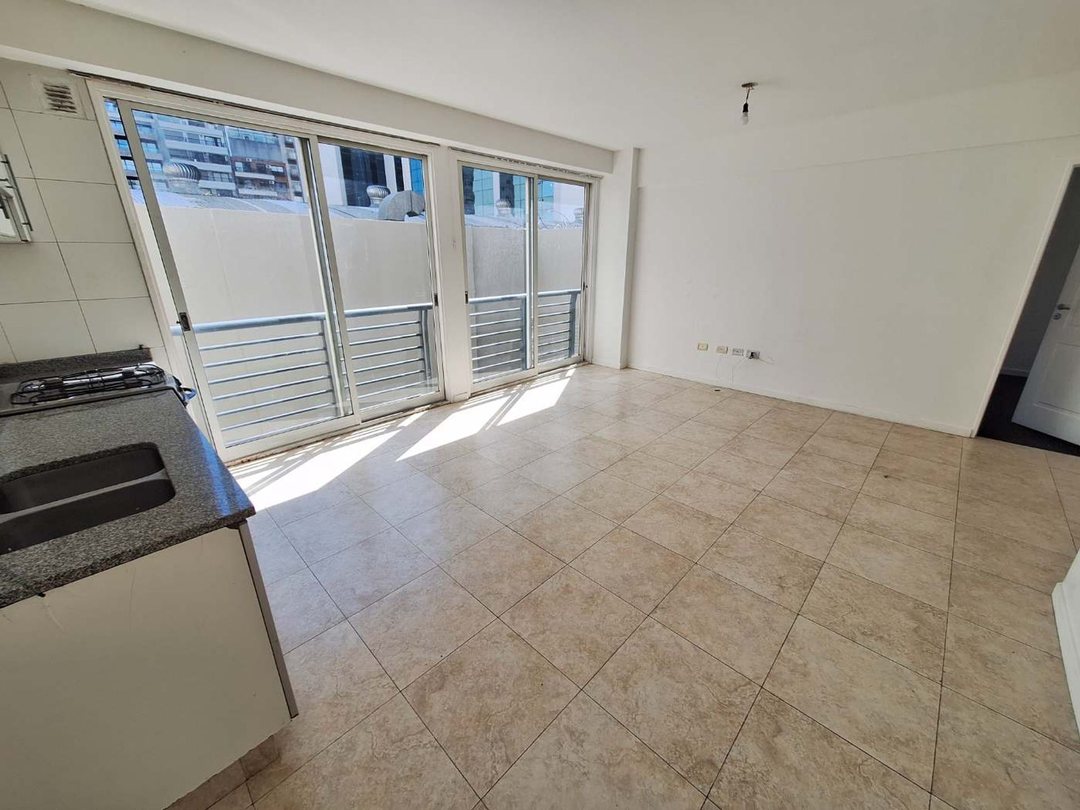 2 Amb + Balcon + Amenities a Mts AV. Libertador