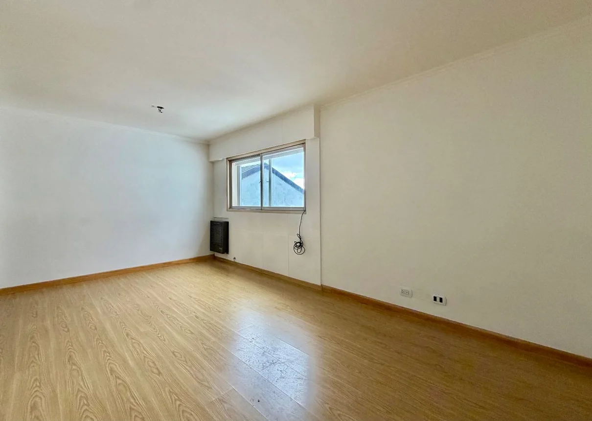 Departamento de 4 ambientes en alquiler en San Carlos de Bariloche, Tucumán 300, foto 3