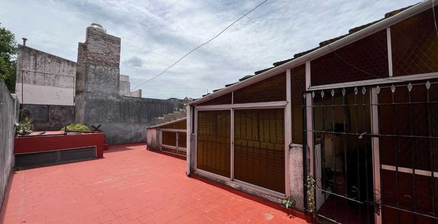 PH 4 ambientes con TERRAZA en Parque Avellaneda.