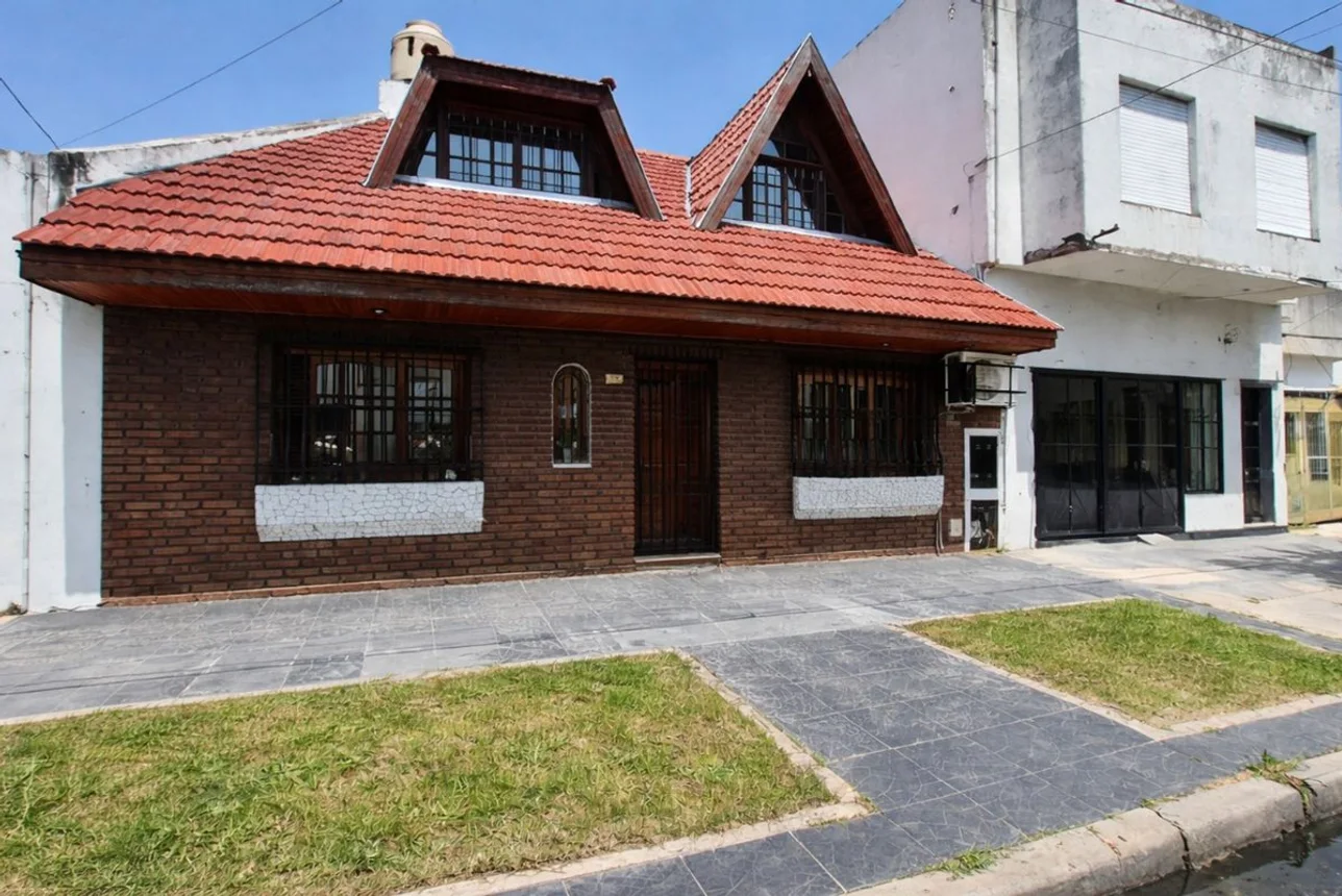 PH de 4 ambientes en venta en Lanús Oeste, Aristóbulo del Valle 1700