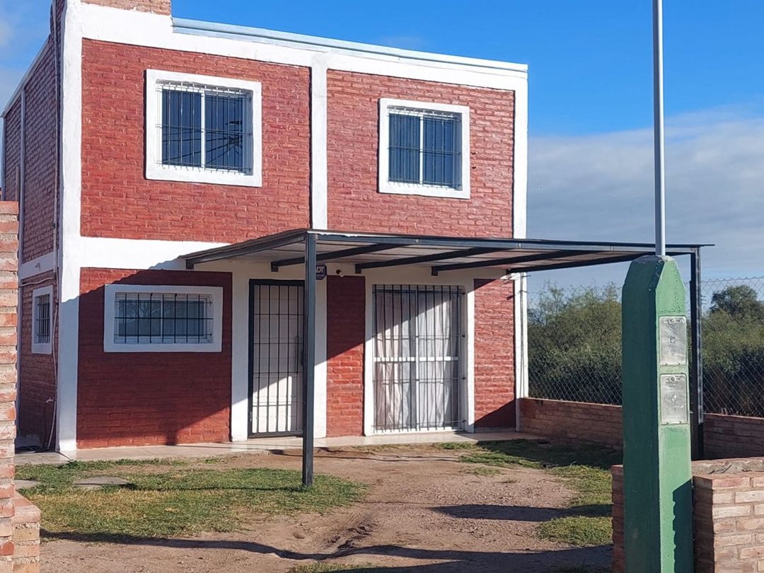 VENTA CASA B° PINAR DEL NORTE SAN LUIS APTA CRED.