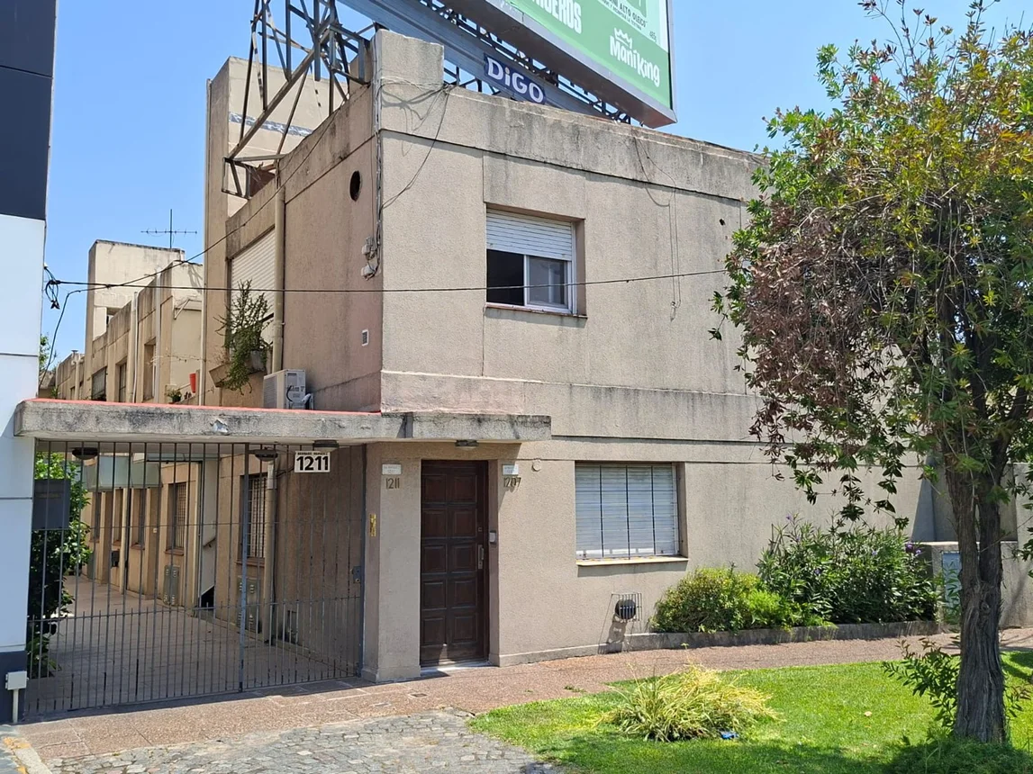 Departamento de 3 ambientes en venta en San Isidro, Avenida Bernabé Márquez 1200