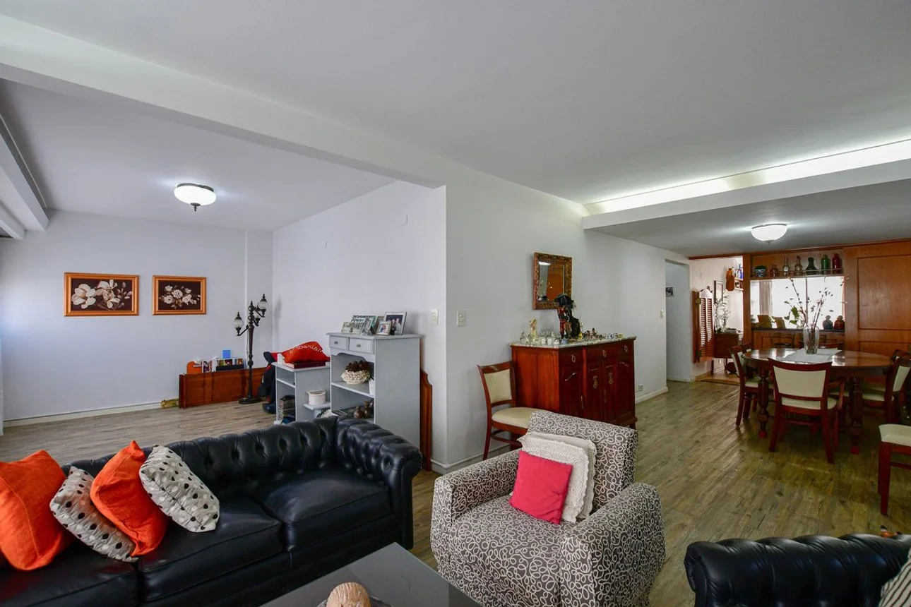 Departamento de 5 ambientes en venta en La Plata, 48 Entre 8 y 9 600, foto 2