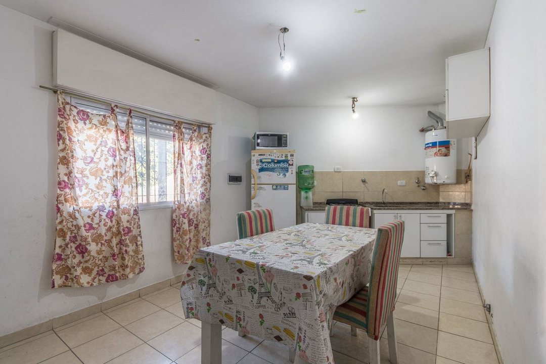 VENTA PH 3 AMBIENTES PB CON PATIO Y ENTRADA INDEP.