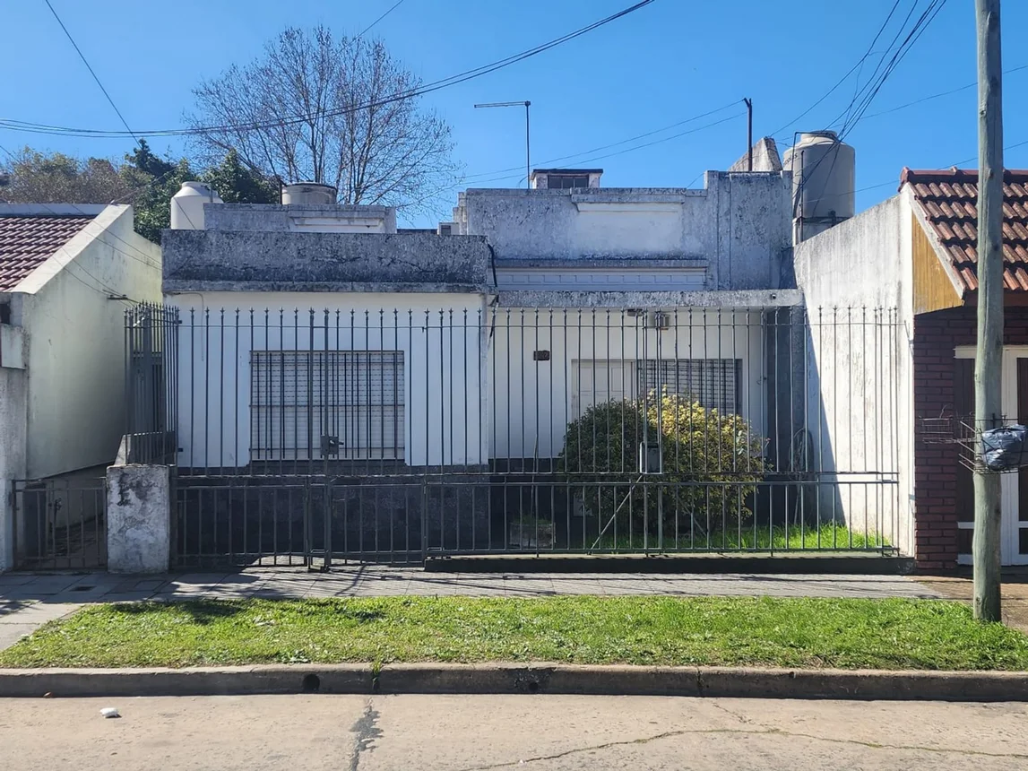 PH de 3 ambientes en venta en Quilmes, Blas Parera 600