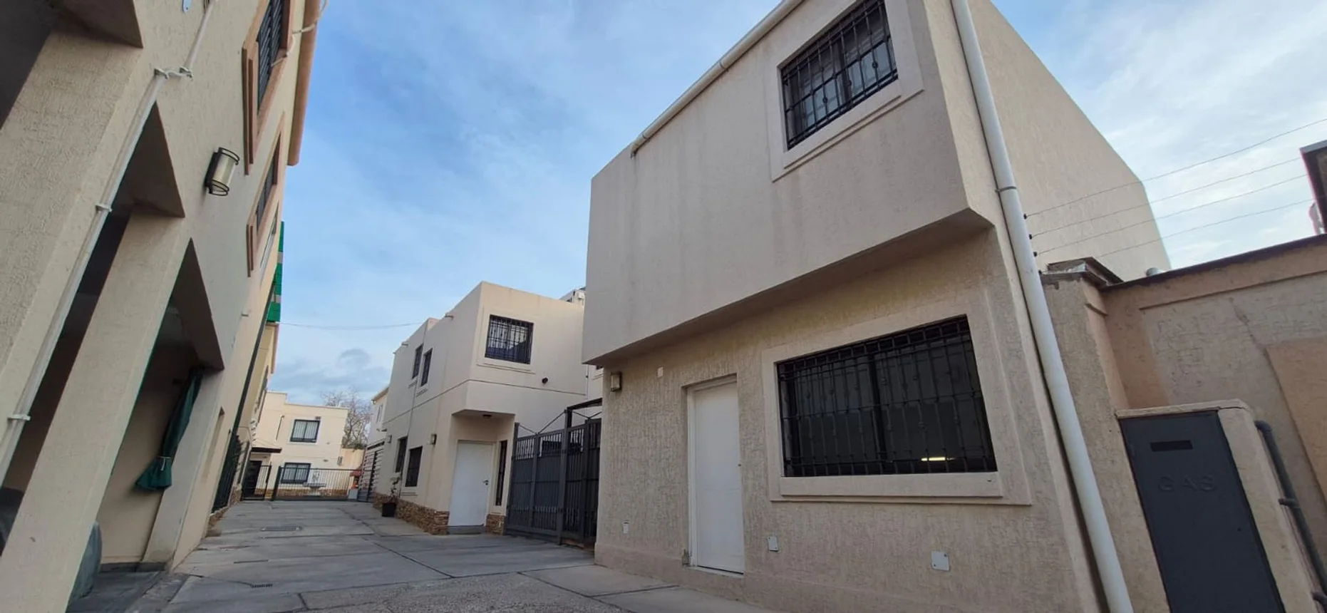Casa dúplex de 5 ambientes en alquiler en Godoy Cruz, Benjamín Matienzo 800
