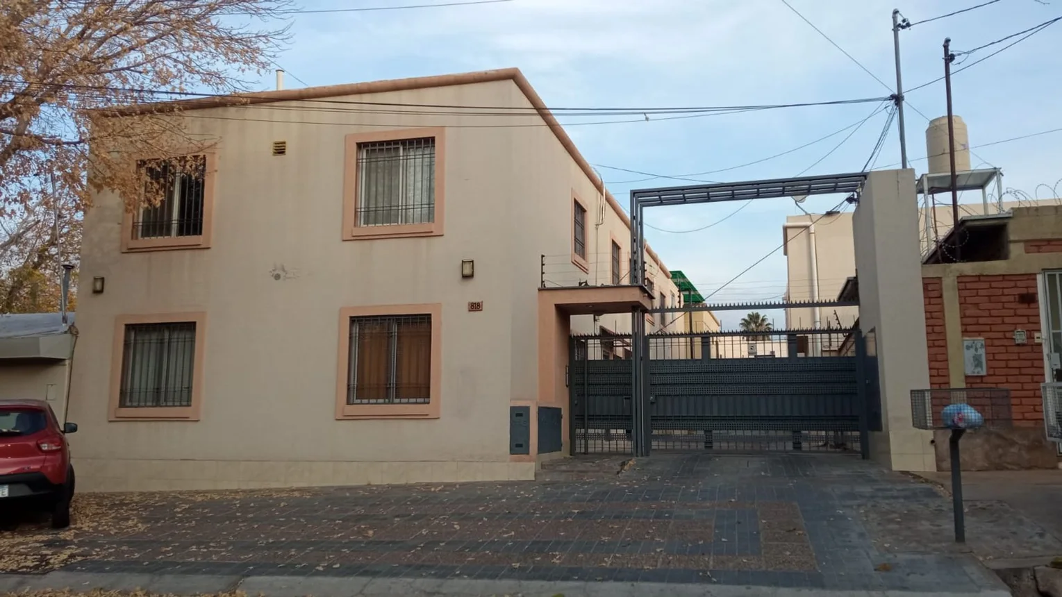 Casa dúplex de 5 ambientes en alquiler en Godoy Cruz, Benjamín Matienzo 800, foto 2