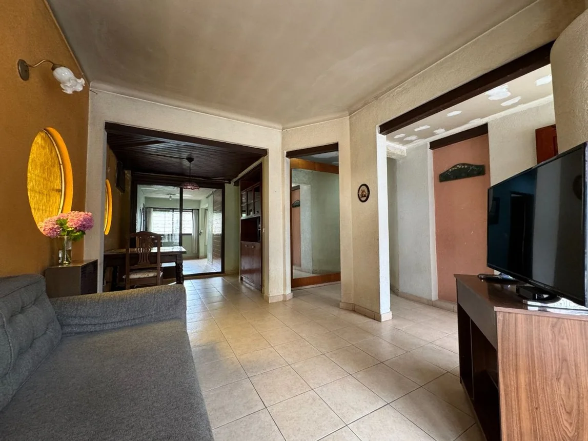 Casa de 4 ambientes en venta en Castelar, Santiago Dabove 600, foto 4