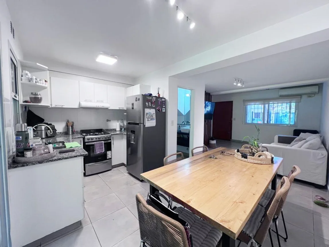 Casa dúplex de 4 ambientes en venta en Victoria, Pasteur 1000