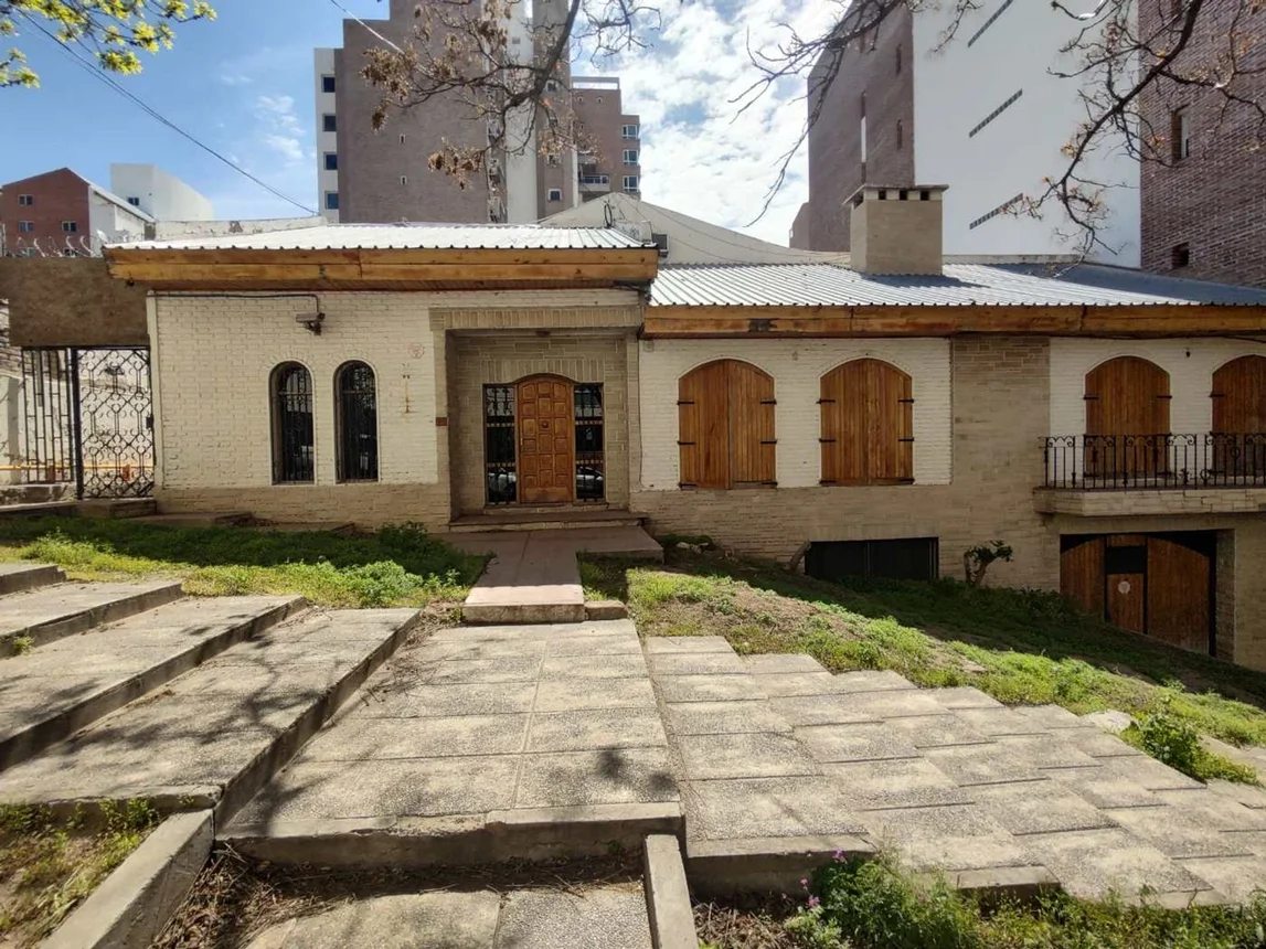 Casa de 5 ambientes en venta en Neuquén, Periodistas Neuquinos 100, foto 2