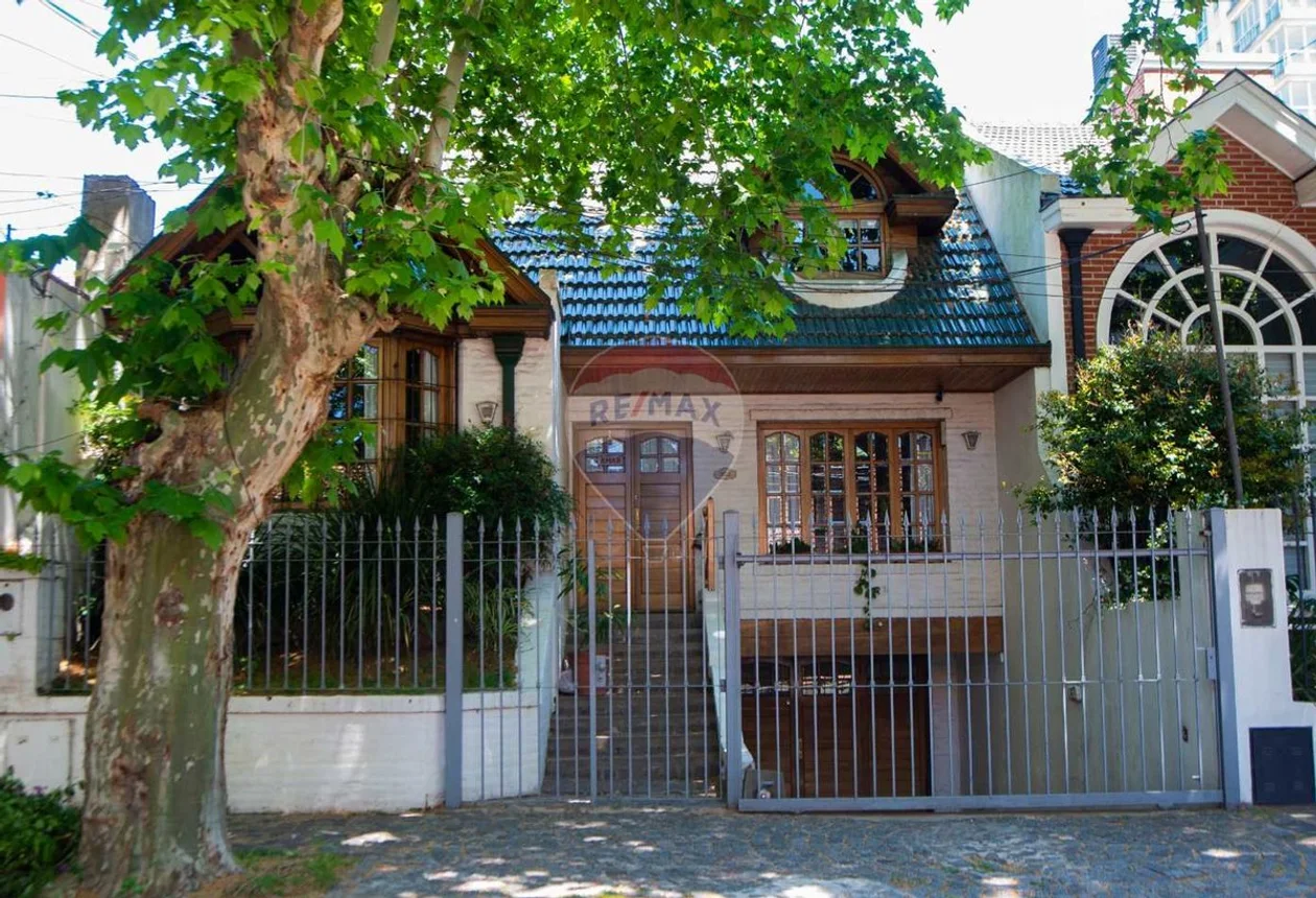 Casa en venta en Quilmes, foto 2