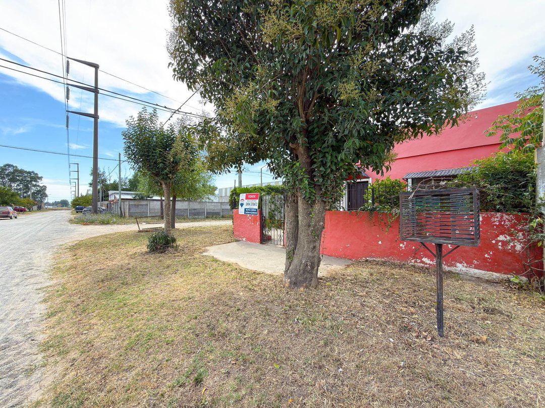 VENTA DE CASA DE DOS DORMITORIOS, TANDIL.