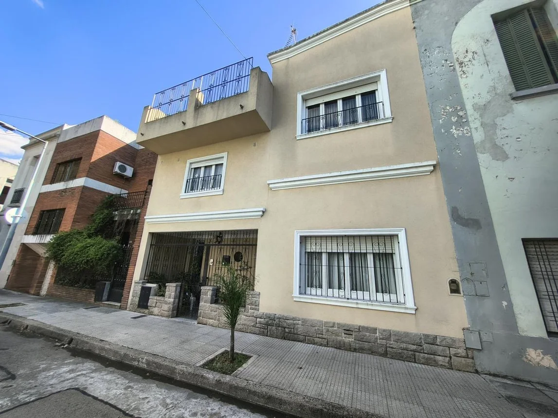 Casa de 4 ambientes en venta en Liniers, El Rastreador 300, foto 2